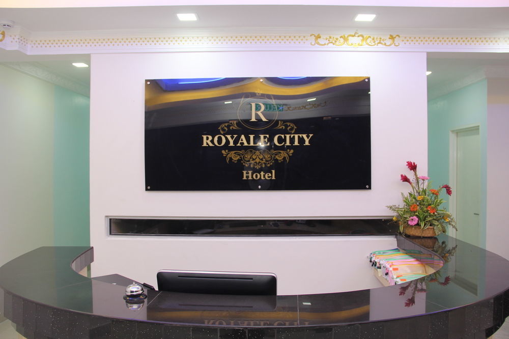 Oyo 89665 Royale City Hotel Sepang Exterior foto