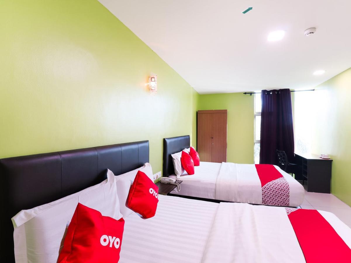 Oyo 89665 Royale City Hotel Sepang Exterior foto
