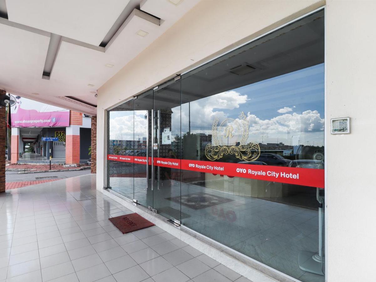 Oyo 89665 Royale City Hotel Sepang Exterior foto