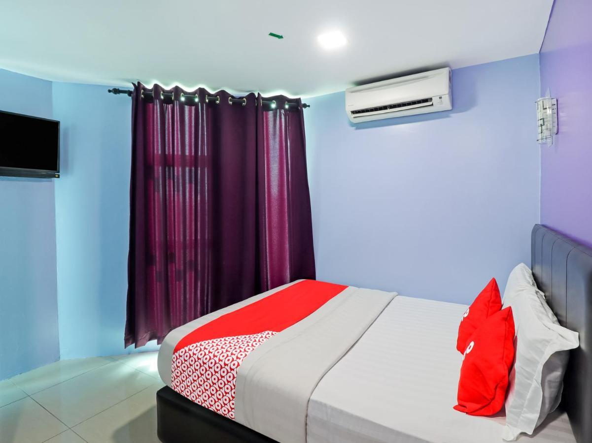 Oyo 89665 Royale City Hotel Sepang Exterior foto